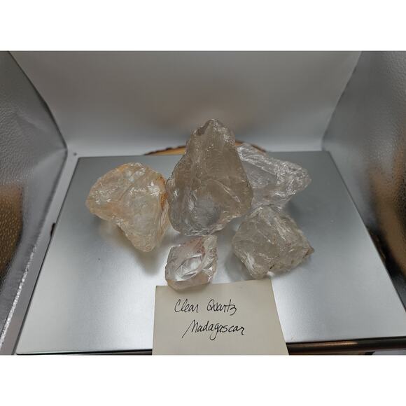 Quartz Crystal Clusters 1.48lbs 5pcs From Madagascar - Picture 8 of 14